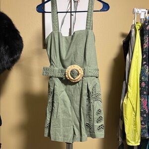 Elegant Green Army Green Shorts / Jumper